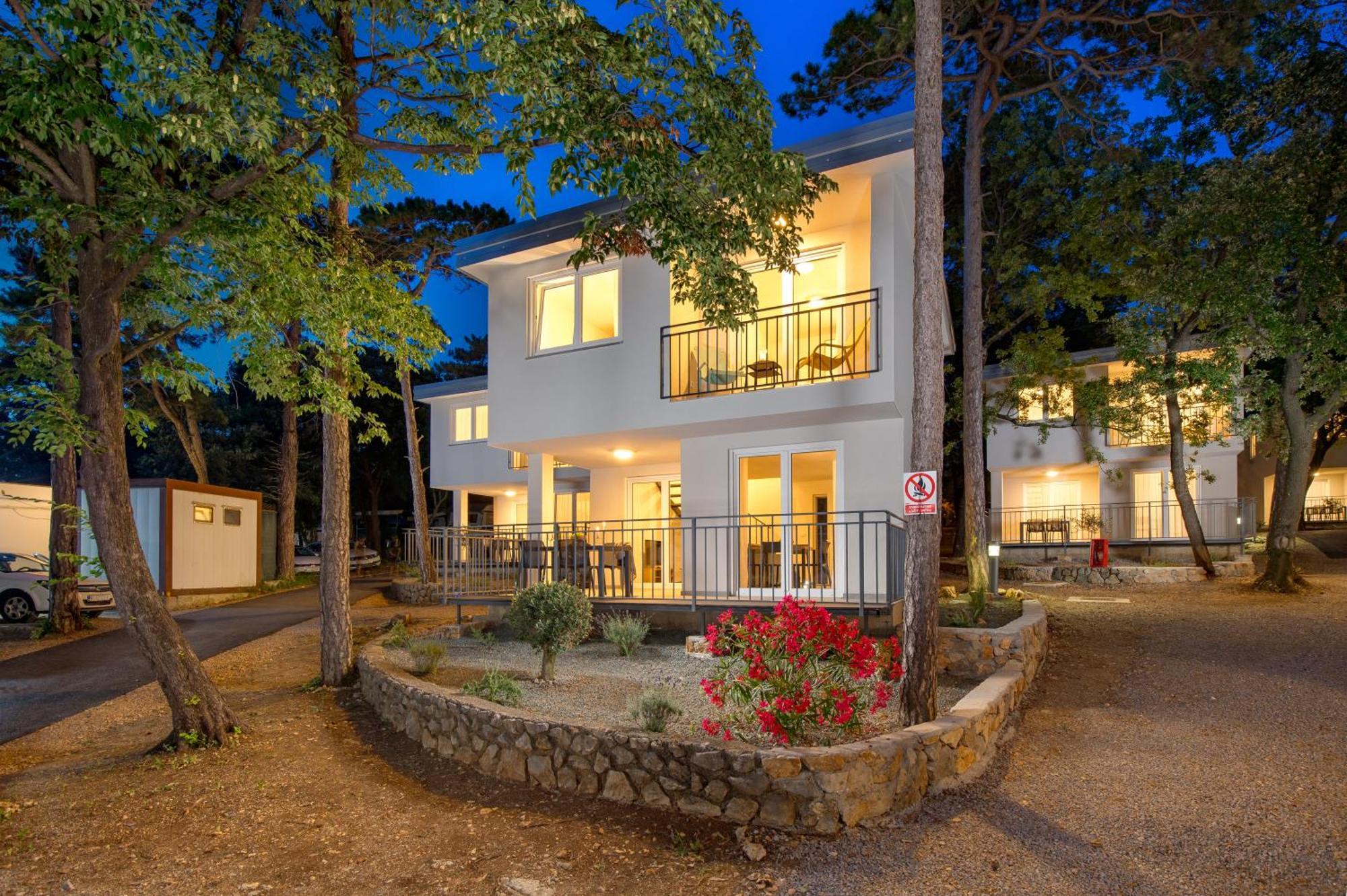 Holiday Homes Ostro Kraljevica Exteriör bild